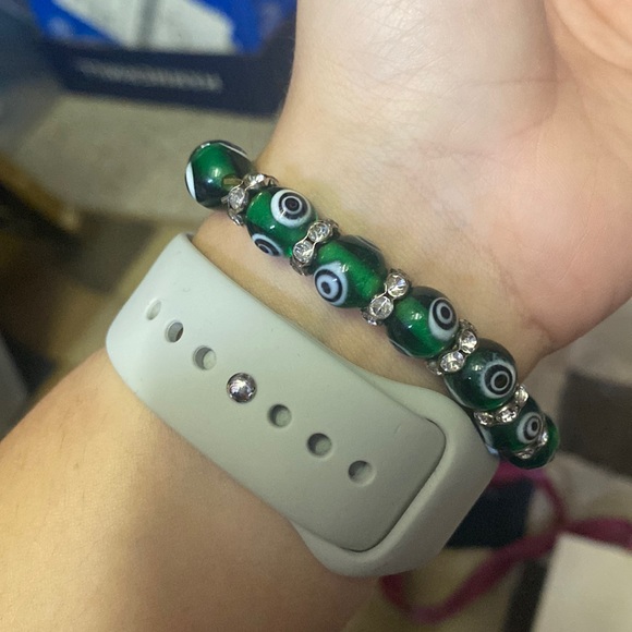Green Crystal Evil Eye Bracelet - Picture 2 of 4